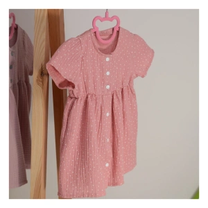 ESITO mušelínové šaty Barunka Cameo pink dot růžová (2)