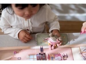 LITTLE DUTCH knížka se samolepkami Dům Rosa (9)