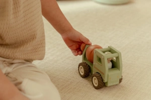 LITTLE DUTCH náklaďák s míchačkou dřevěný (10)